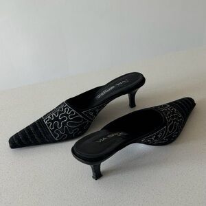 Vintage Via Spiga kitten heeled embroidered mules